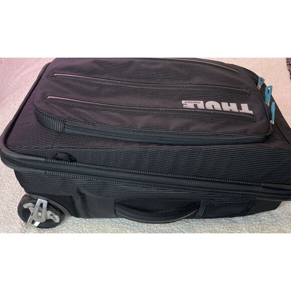 Thule Crossover 25Inch Rolling Backpack Weekend Luggage good condition - Picture 3 of 14